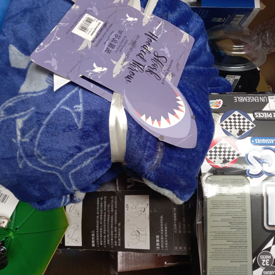 BOX OF APPROXIMATELY 20 ASSORTED HOUSEHOLD ITEMS TO INCLUDE MINKY SINK TIDY, FROZEN II EAU DE TOILETTE, ETC