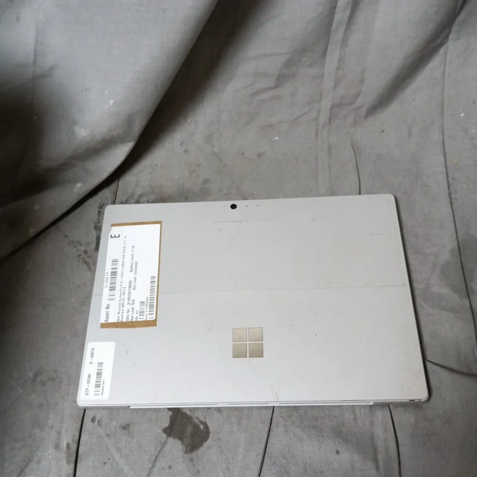 Microsoft Surface Pro 5 Tablet – 12.3" display, 8GB RAM, 256GB SSD