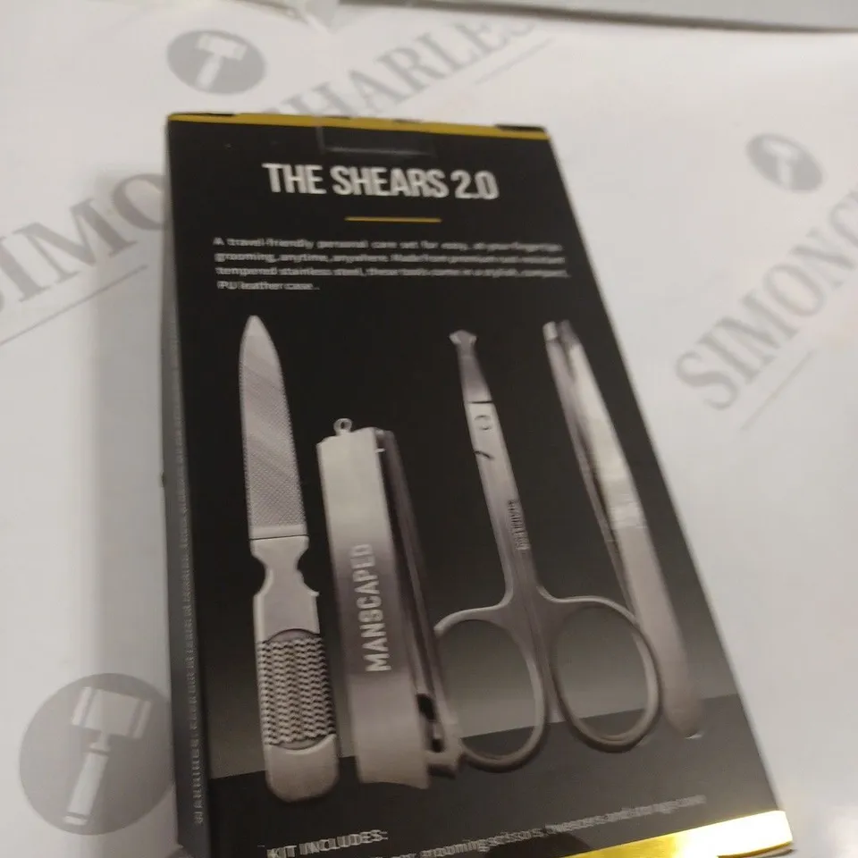 MANSCAPED SHEARS 2.0 TEMPERED STAINLESS STEEL LUXURY 4-PIECE NAIL KIT
