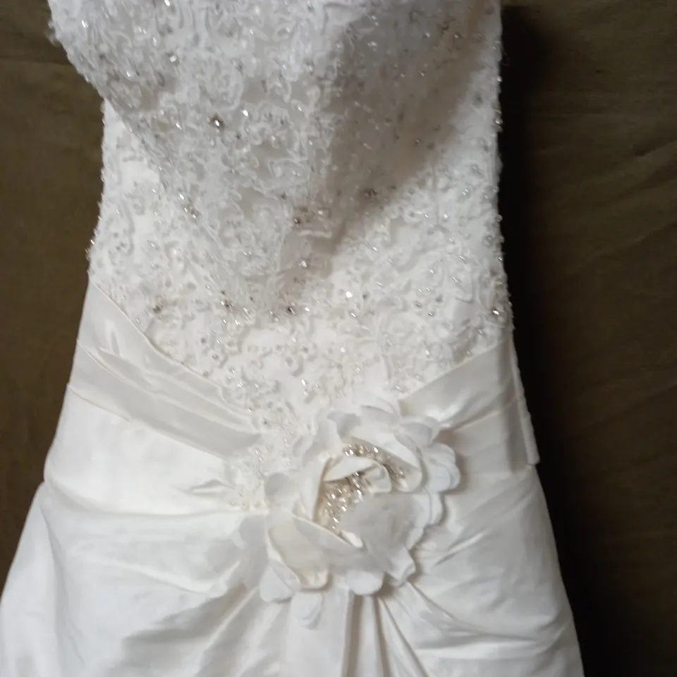 ROSETTA NICOLINI EMBELLISHED WEDDING DRESS - SIZE UNSPECIFIED