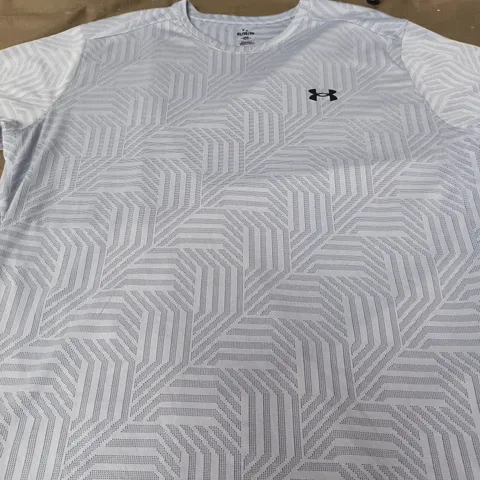 UNDER ARMOUR T‑SHIRT – SIZE XL