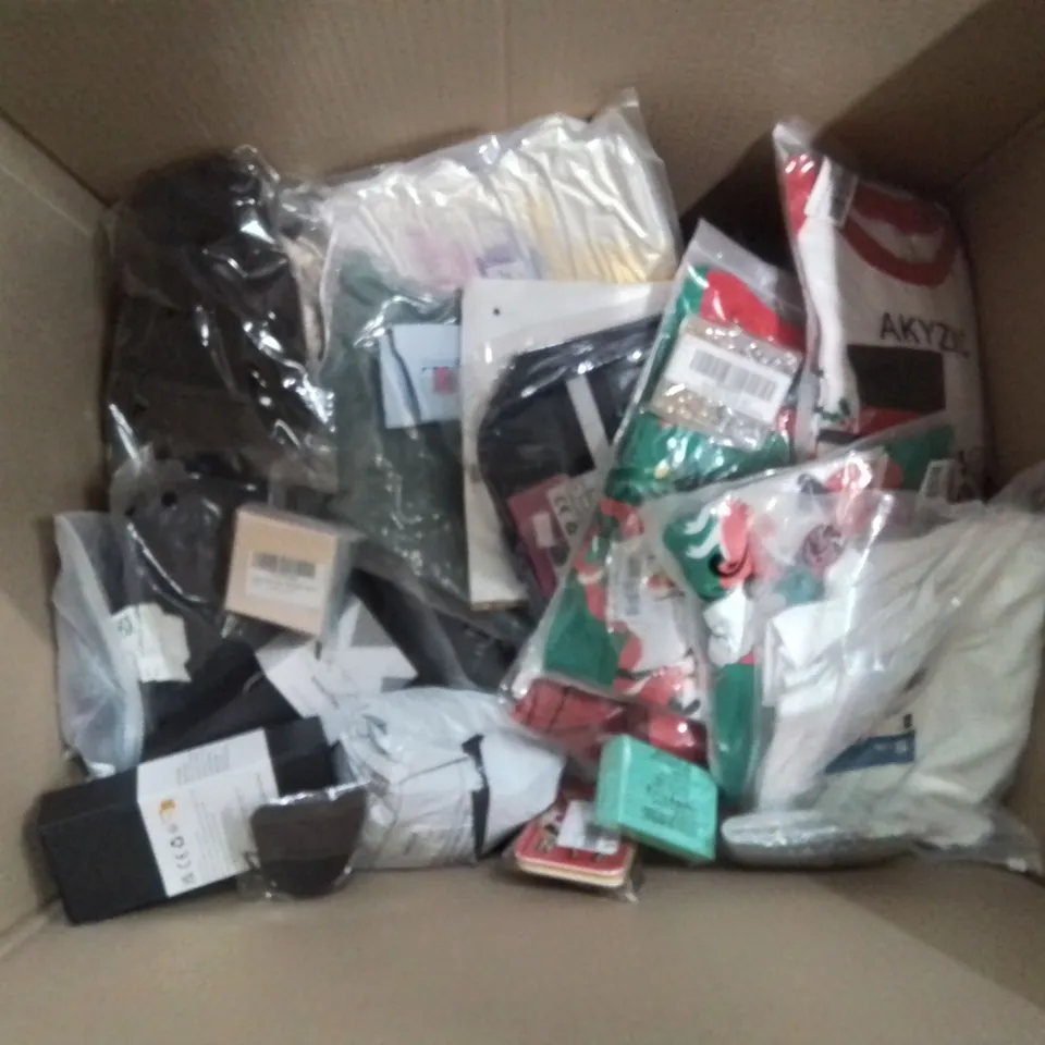 BOX CONTAINING LARGE AMOUNT OF MIXED FASHION ITEMS, CLOTHING, COSTUME/DRESS UP JEWELLERY ETC.