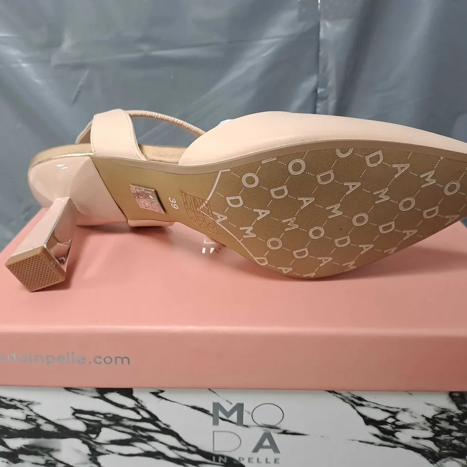 BOXED PAIR OF MODA IN PELLE CARENZA CAMEO PORVAIR HEELS - SIZE 6