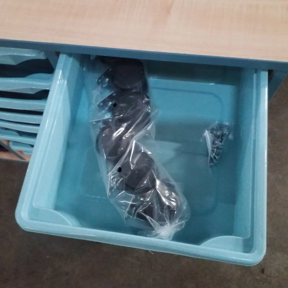 36 SINGLE TRAY STORAGE UNIT WITH BLUE EDGING AND CASTORS 1388×454×727MM (16 PURPLE TRAYS & 16 LIGHT BLUE)