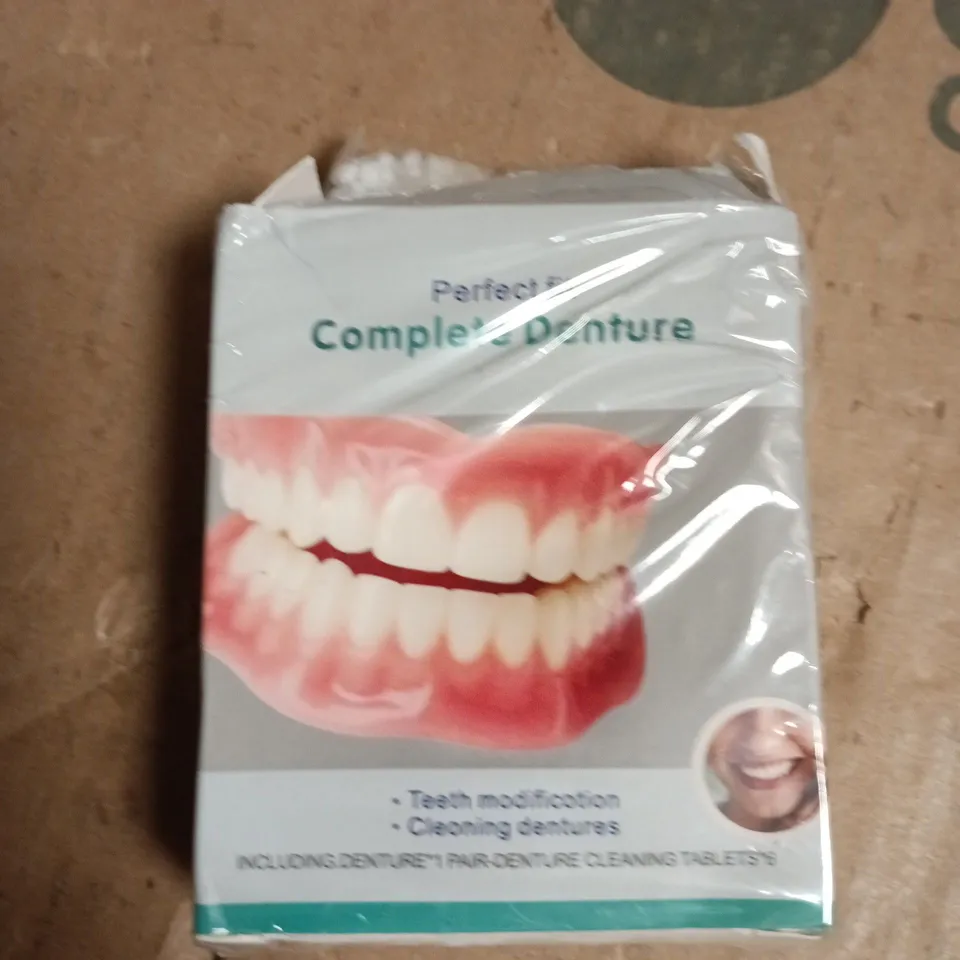 BOX OF APPROXIMATELY 20 ASSORTED COSMETIC ITEMS INCLUDING GENTLE MOIST TOILET TISSUES , PERFECT FIT COMPLETE DENTURE AND ORAL B ULTIMATE CLEAN 