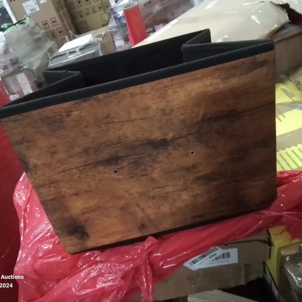 PALLET OF MIXED HOUSEHOLD ITEMS TO INCLUDE; K4 PRESSURE WASHER, WOOD EFFECT DRAWS, BUCKET STORAGE UNIT, SPRAY PAINTING CLOTHES HANGER ETC,