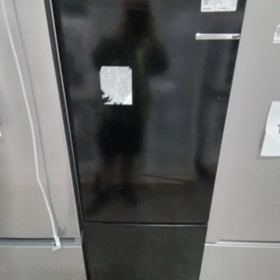 BOSCH FREESTANDING FRIDGE FREEZER IN BLACK- KGN27BEAG/01 - UNPROCESSED RAW RETURN
