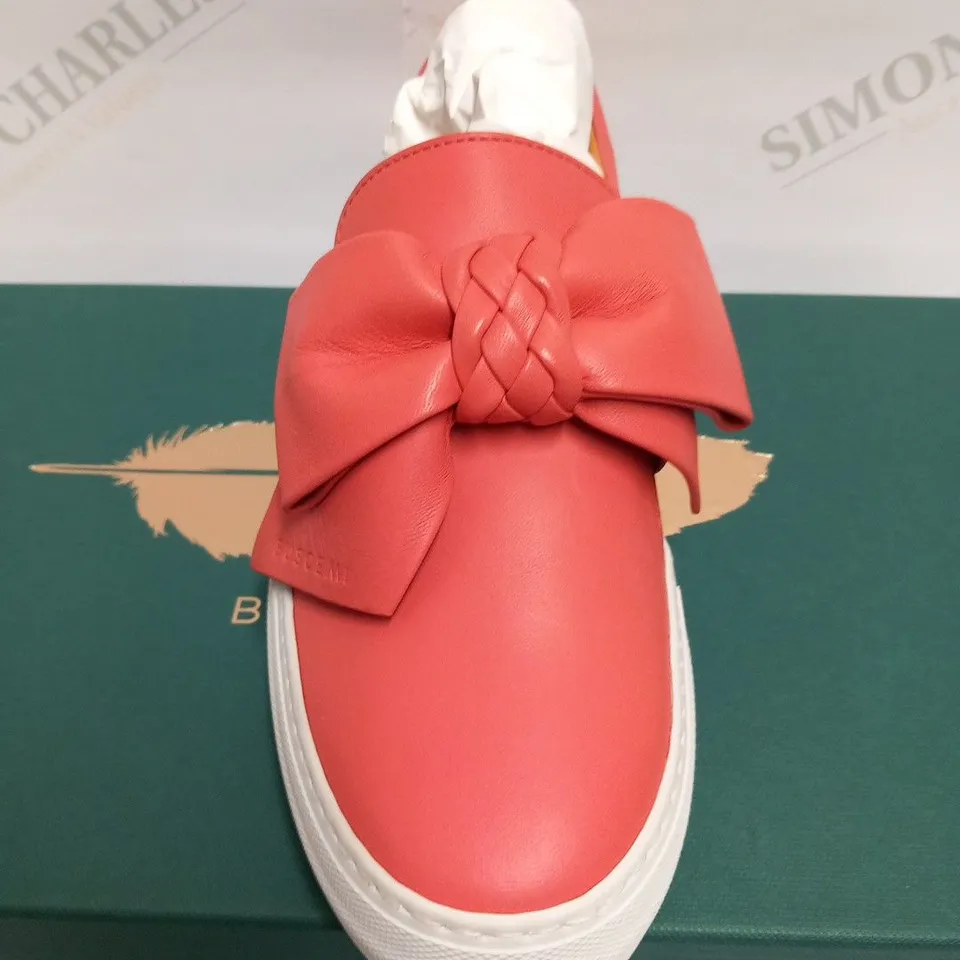 BOXED PAIR OF BUSCEMI BOW FLAT PARMA SIZE 7(37)