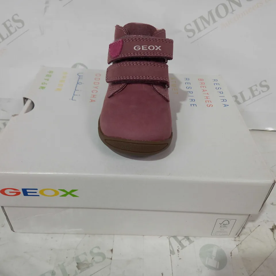 BOXED PAIR OF GEOX BABY/TODDLER SHOES IN PINK UK SIZE 3.5