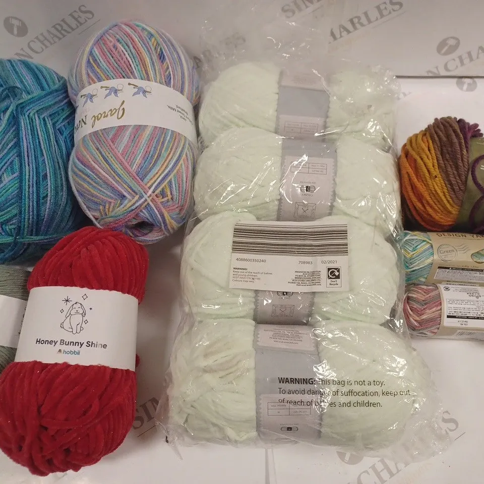 LOT OF ASSORTED YARN