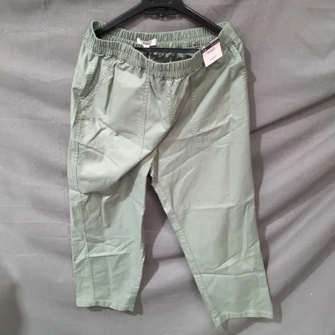 M&S WOMEN’S TROUSERS, UK 14 REGULAR – CARROT
