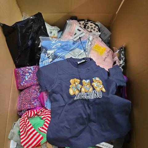 BOX OF ASSORTED KIDS CLOTHING ITEMS TO INCLUDE - TOP , SHORTS , T-SHIRT ETC