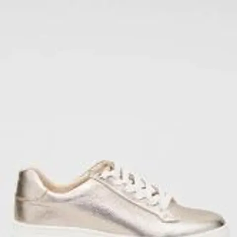 DUNE LONDON EPISODE WEDGE TRAINER- GOLD SIZE 6