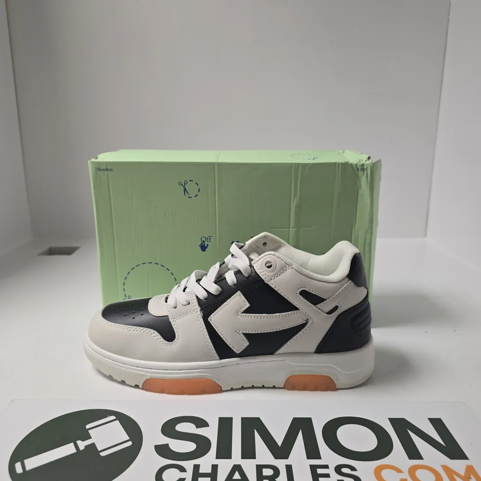 OFF WHITE WHITE & BLACK SNEAKERS WITH ORANGE OUTSOLE