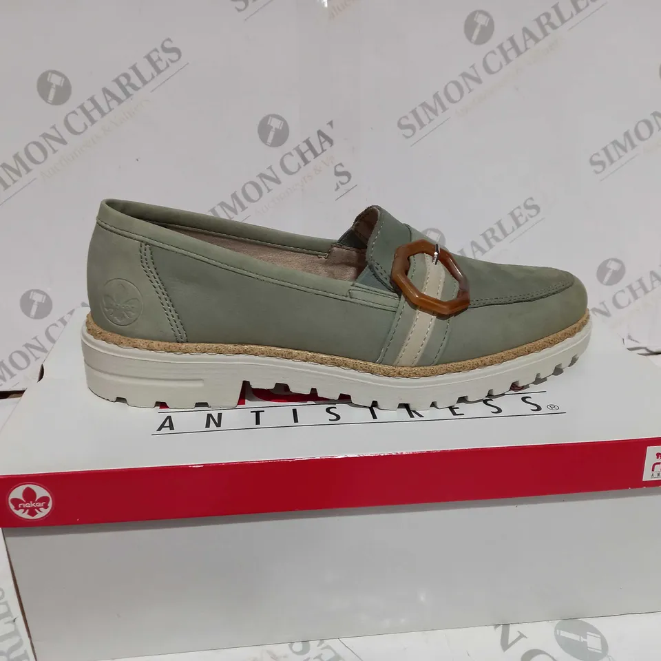 BOXED PAIR OF RIEKER SUEDE LOAFER GREEN SHOES - UK SIZE 6