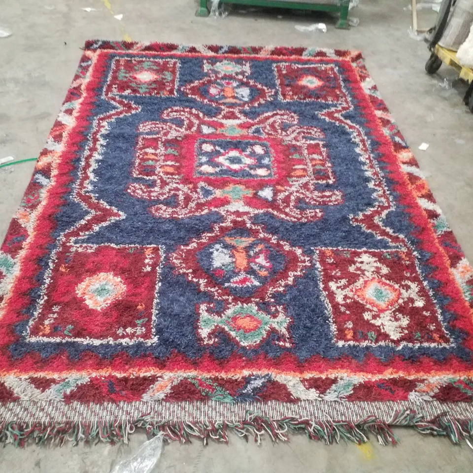 QUALITY DESIGNER AREA RUG - APPROXIMATELY  280X198CM
