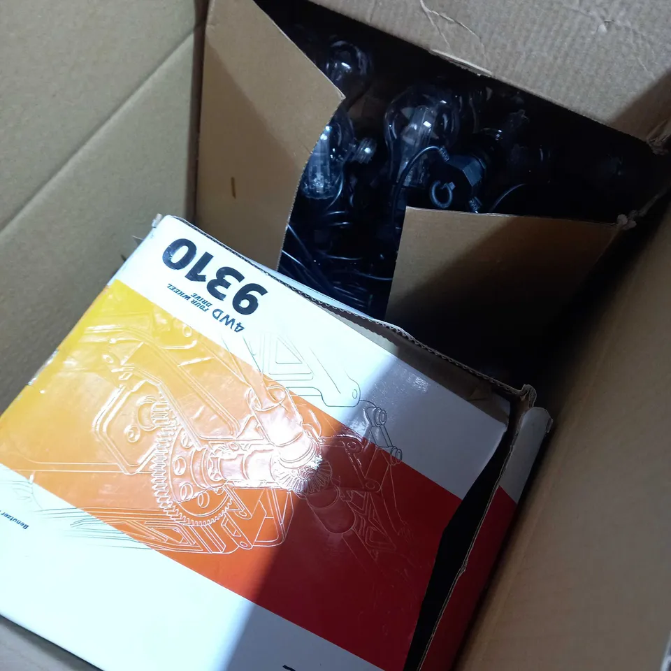BOX OF APPROXIMATELY 5 ASSORTED ITEMS TO INCLUDE WATER GUN, KIDS CAMERA, TOY CAR ETC