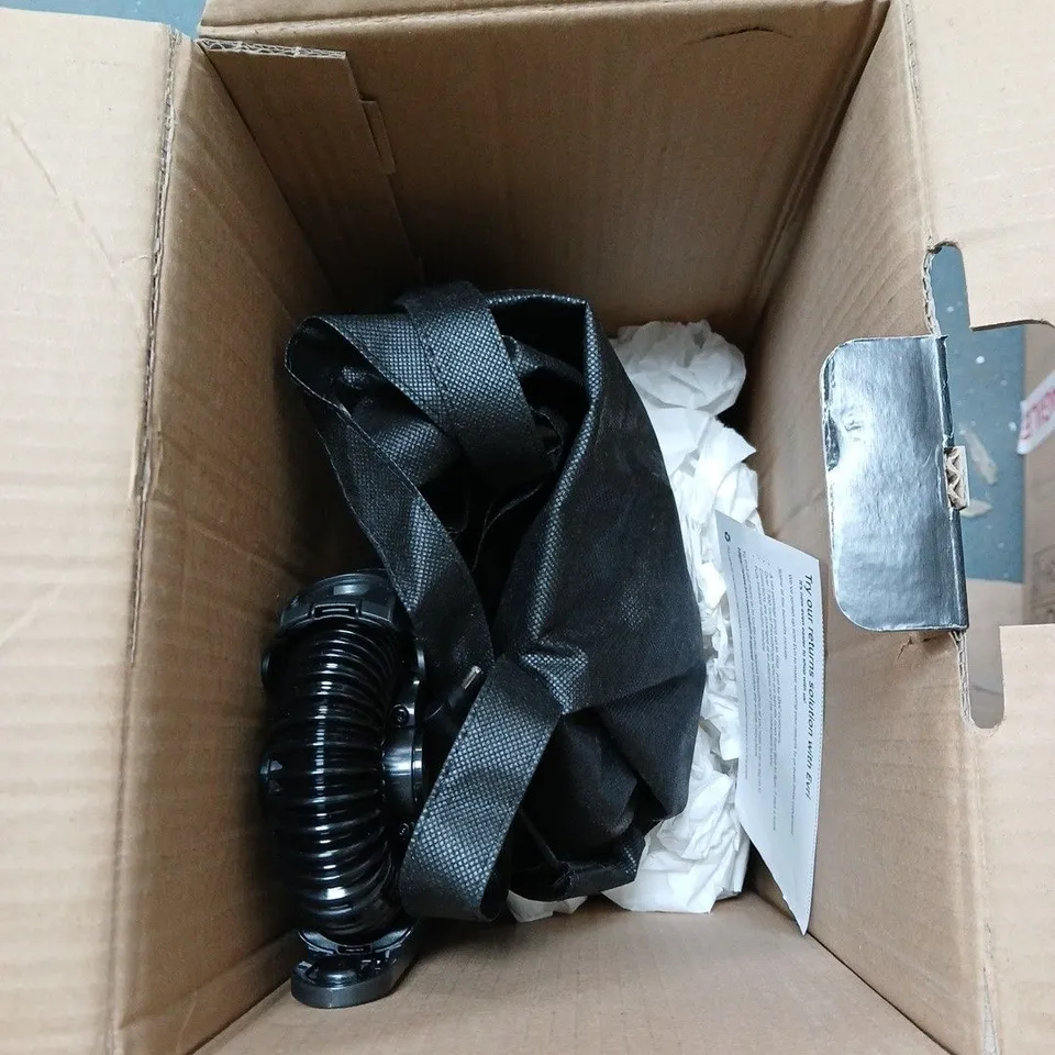 SHARK STRATOS CORDLESS VACUUM W/ ANTI HAIR WRAP & CLEAN SENSE IQ IZ400UKT