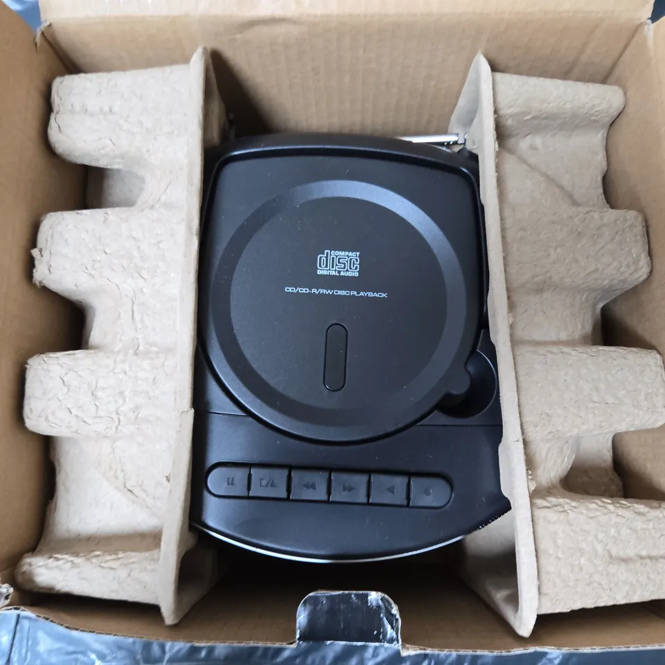 BOXED BUSH CD/CASSETTE BOOMBOX WITH RADIO IN BLACK