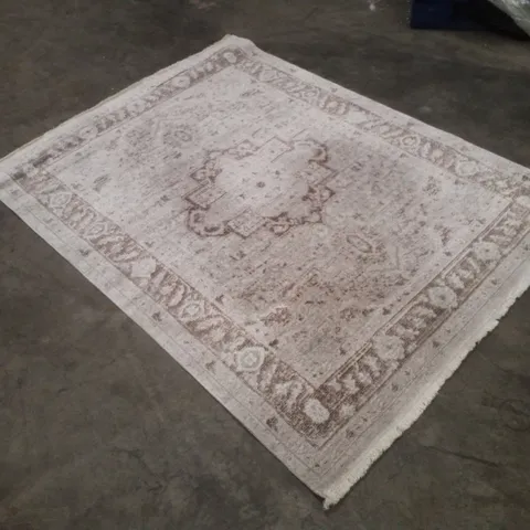 QUALITY DESIGNER AREA RUG APPROXIMATELY 120×160CM