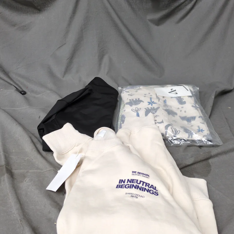 BOX OF APPROXIMATELY 20 ASSORTED CLOTHING ITEMS TO INCLUDE VERY PYJAMA SET, ZARA JUMPER, KIDS TRAINING TOP ETC