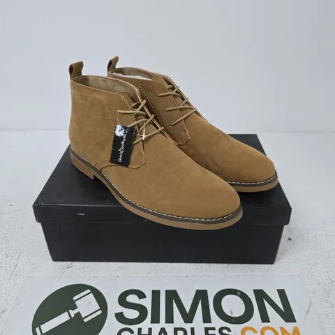 CHARLES SOUTHWELL PANAMA SAND SUEDE DESERT BOOTS – UK 8
