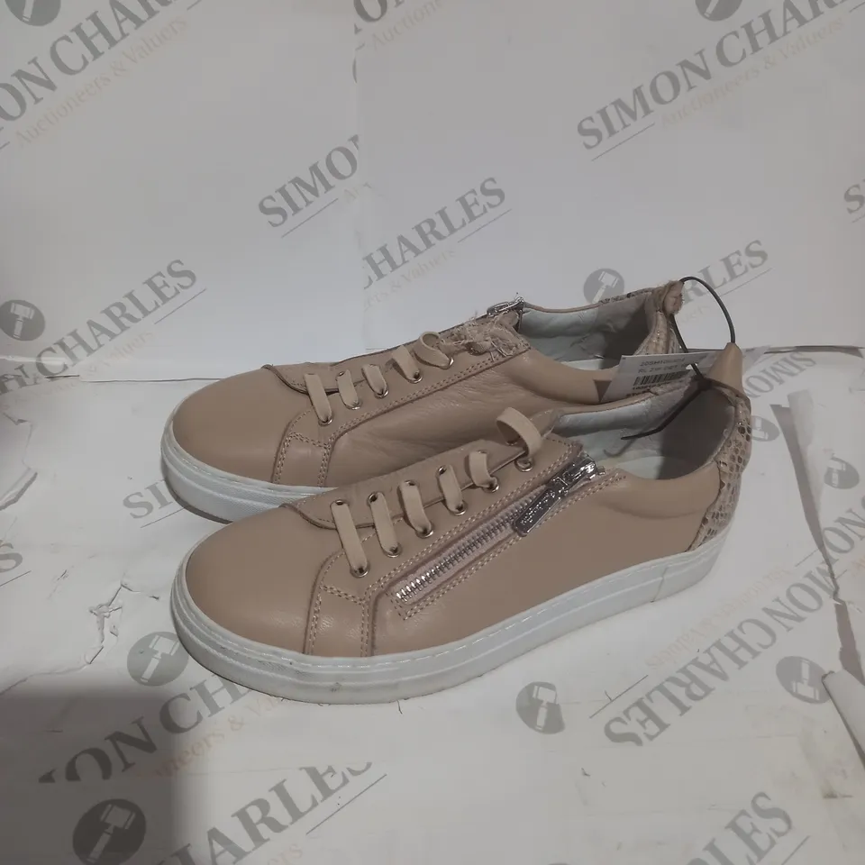  RUTH LANGSFORD TRAINER WITH ZIP DETAIL PINK SIZE 6