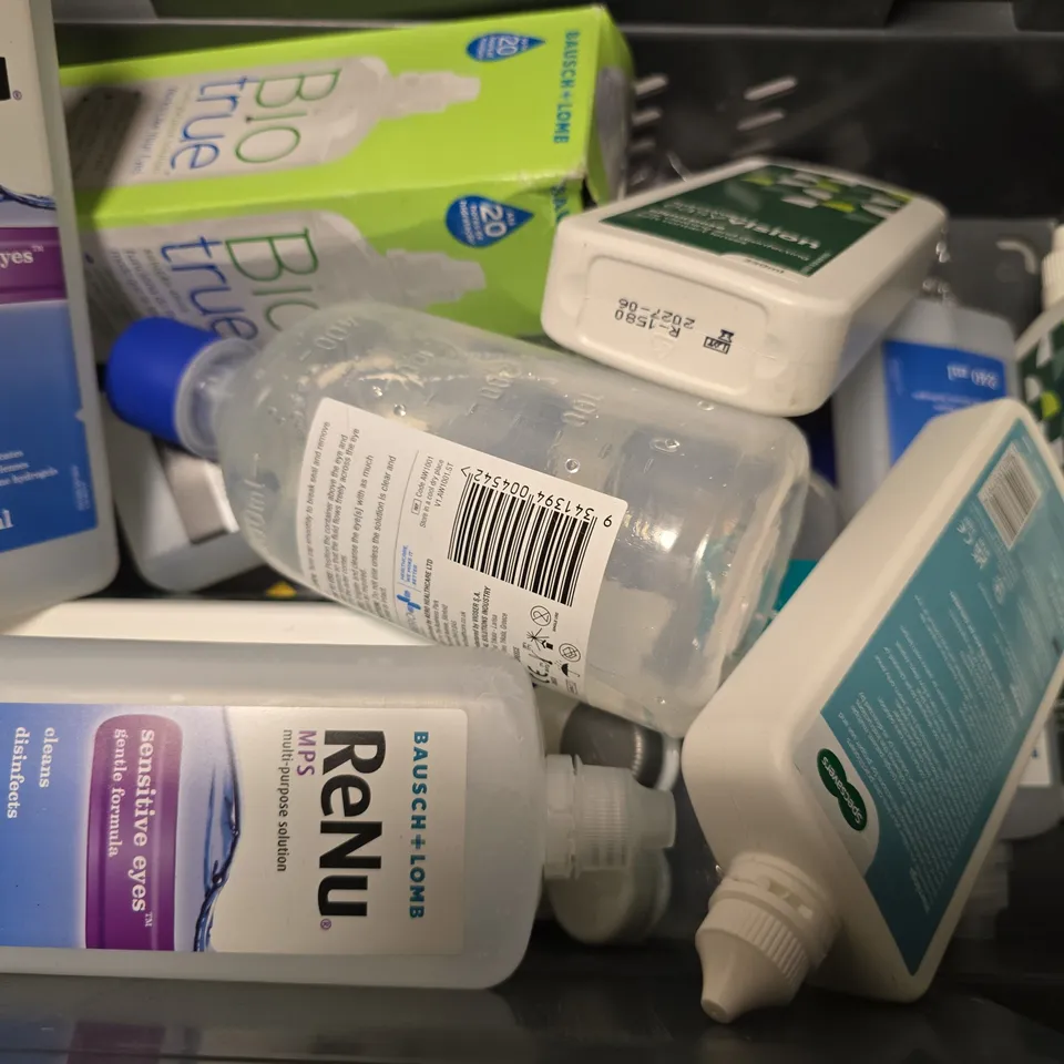 APPROXIMATELY 14 ASSORTED VISION CARE ITEMS TO INCLUDE - RENU SENSITIVE EYES  , SPECSAVERS ALL PURPOSE , SPECSAVERS EASI PURPOSE ETC