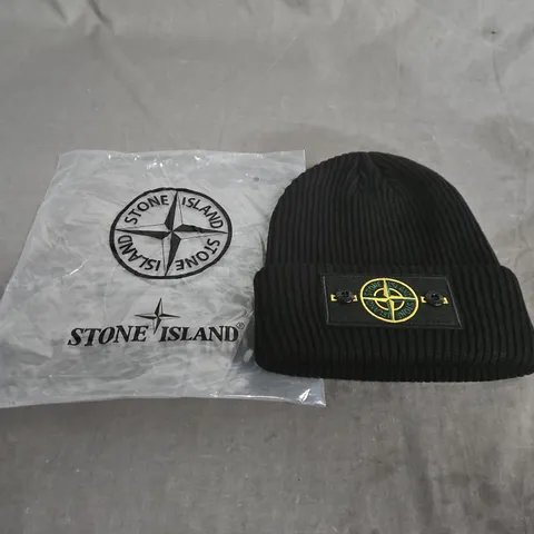 STONE ISLAND BLACK RIBBED BEANIE HAT