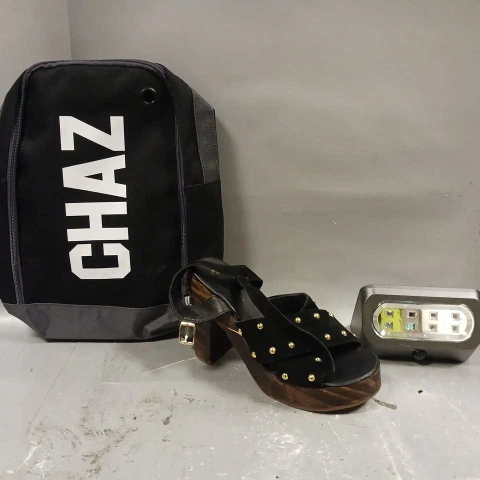 BOX OF APPROXIMATELY 5 ASSORTED ITEMS TO INCLUDE - GHAZ BOOK BAG , WOOD HEEL SANDAL SIZE 5 , SOLAR LED LIGHT ETC