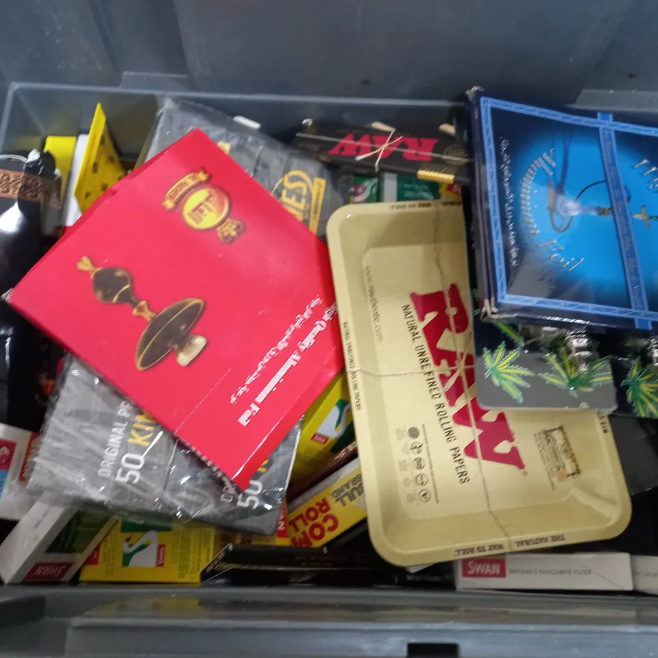 BOX OF APPROX 18 ASSORTED ITEMS TO INCLUDE - RAW ROLLING PAPER - SWAN 120 FILTER TIPS - ALUMINIUM FOIL ECT