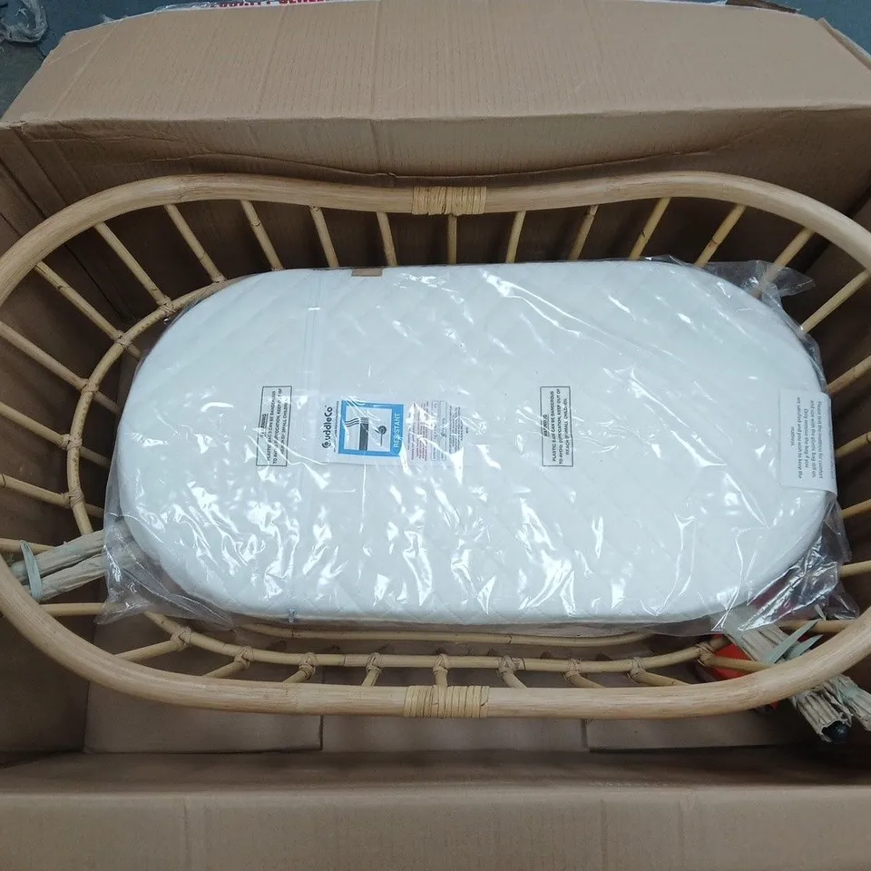 CUDDLE CO ARIA WAVE CRIB AND MATTRESS BOXED