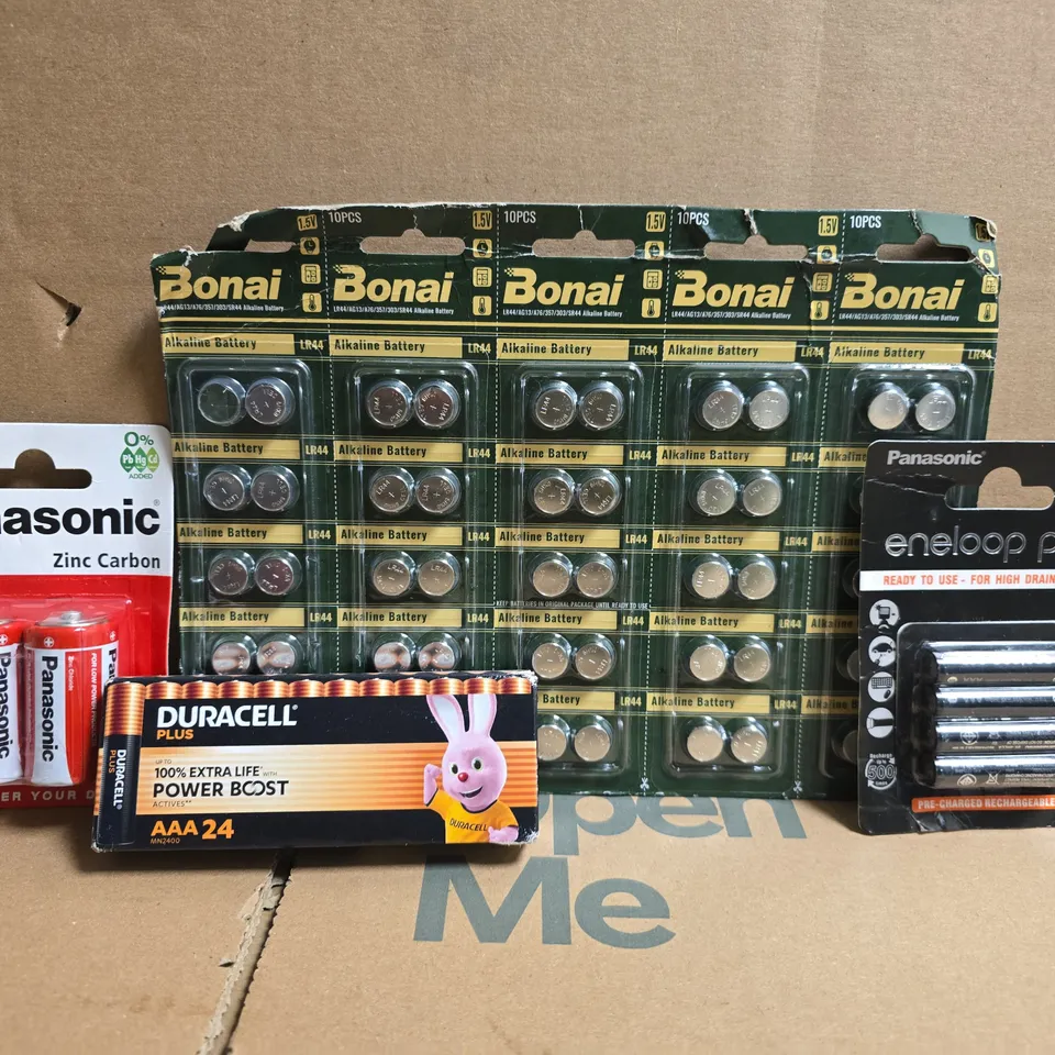 LARGE ASSORTMENT OF BATTERIES TO INCLUDE DURACELL, PANASONIC, BONAI, ETC