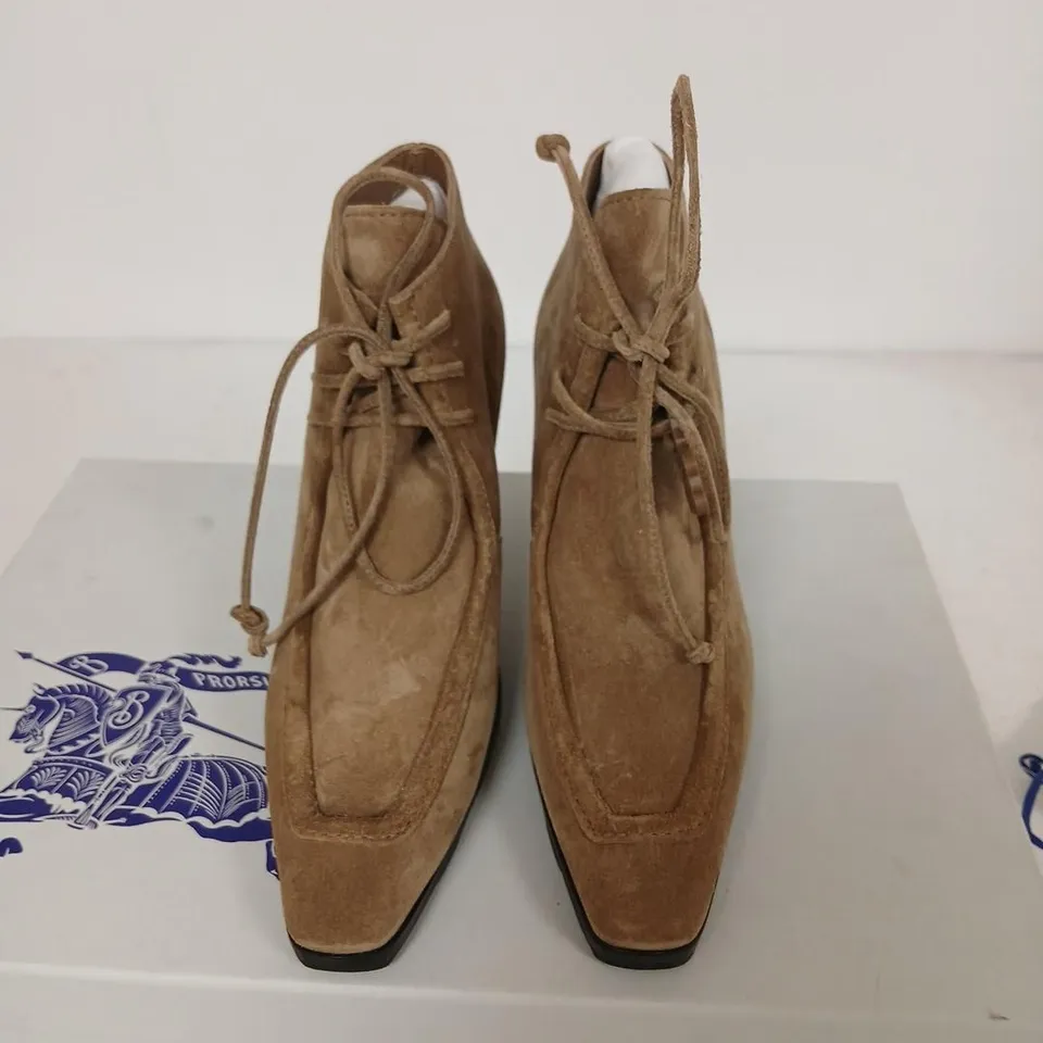 BURBERRY SOVEREIGN BOOTIE – SUEDE LACE-UP ANKLE BOOTS, UK 3 (EU 35)