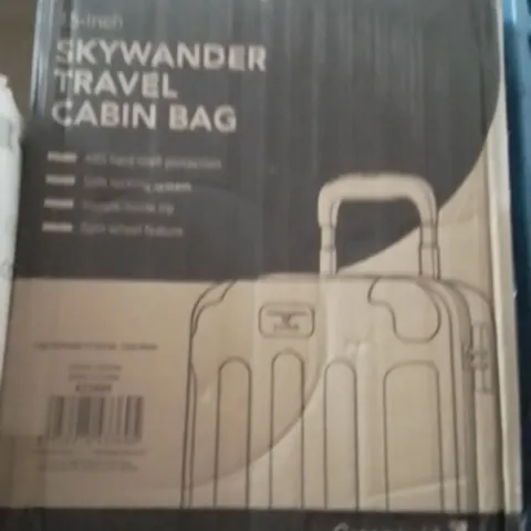 BOXED LUGG 15INCH SKYWANDER TRAVEL CABIN BAG CREAM WITH BROWN