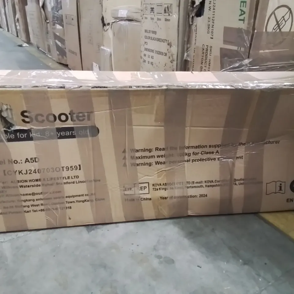 BOXED KIDS KICK SCOOTER 