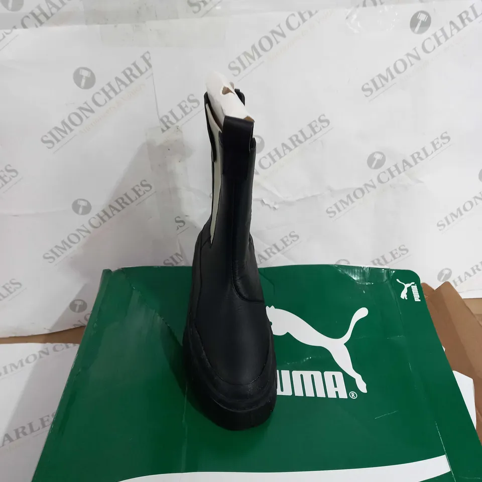 BOXED PAIR OF PUMA MAYZE STACK CHELSEA BOOTS UK 5 BLACK/GREY 
