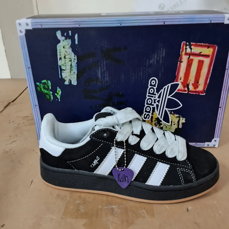 BOXED PAIR OF ADIDAS KORN CAMPUS 00S BLACK/WHITE UK 6 
