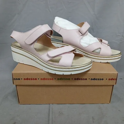 BOXED PAIR OF ADESSO OPEN TOE SANDALS IN PINK SIZE UK 7