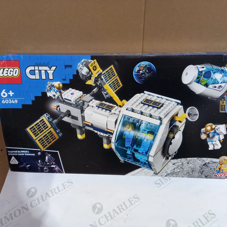 LUNAR SPACE STATION LEGO CITY 6+ 60349 RRP £55