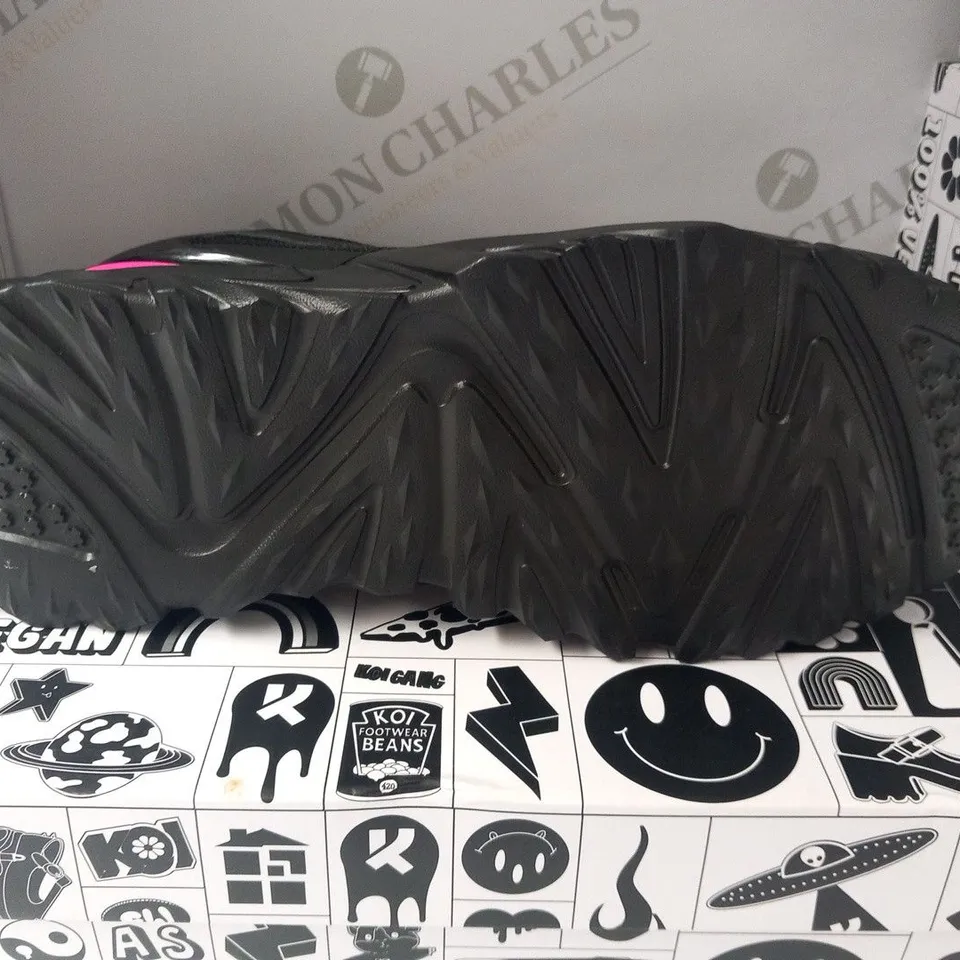 BRAND NEW BOXED PAIR OF KOI ECSTACY RAVE CULTURE MEN'S TRAINERS SIZE 12