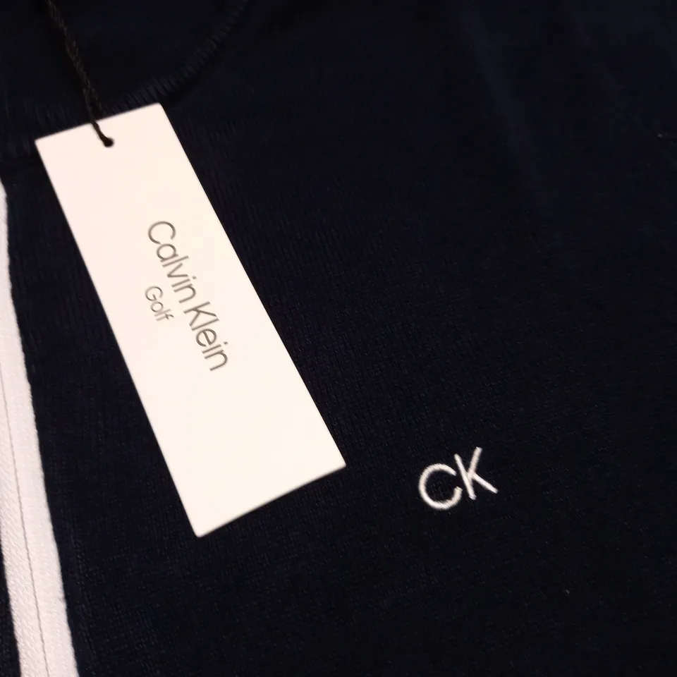 CALVIN KLEIN GOLF HALF ZIP JUMPER - M