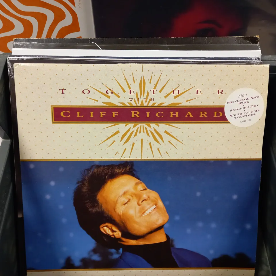 BOX OF APPROX 10 VINYLS TO INCLUDE DEF LEPPARD, WARPED RESSURECTION AND CLIFF RICHARD