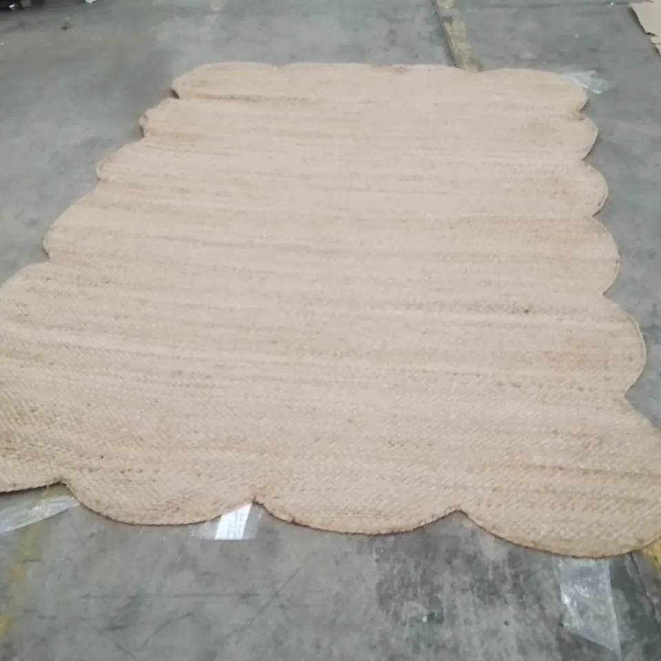 QUALITY DESIGNER AREA RUG - APPROXIMATELY 240X170CM