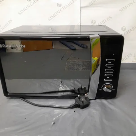 BOXED RUSSELL HOBBS WORCESTER COMPACT DIGITAL MICROWAVE 700 WATT - COLLECTION ONLY