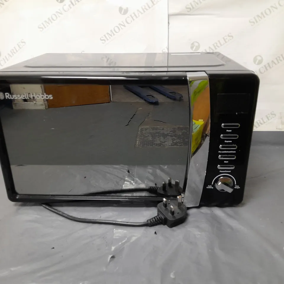 BOXED RUSSELL HOBBS WORCESTER COMPACT DIGITAL MICROWAVE 700 WATT - COLLECTION ONLY