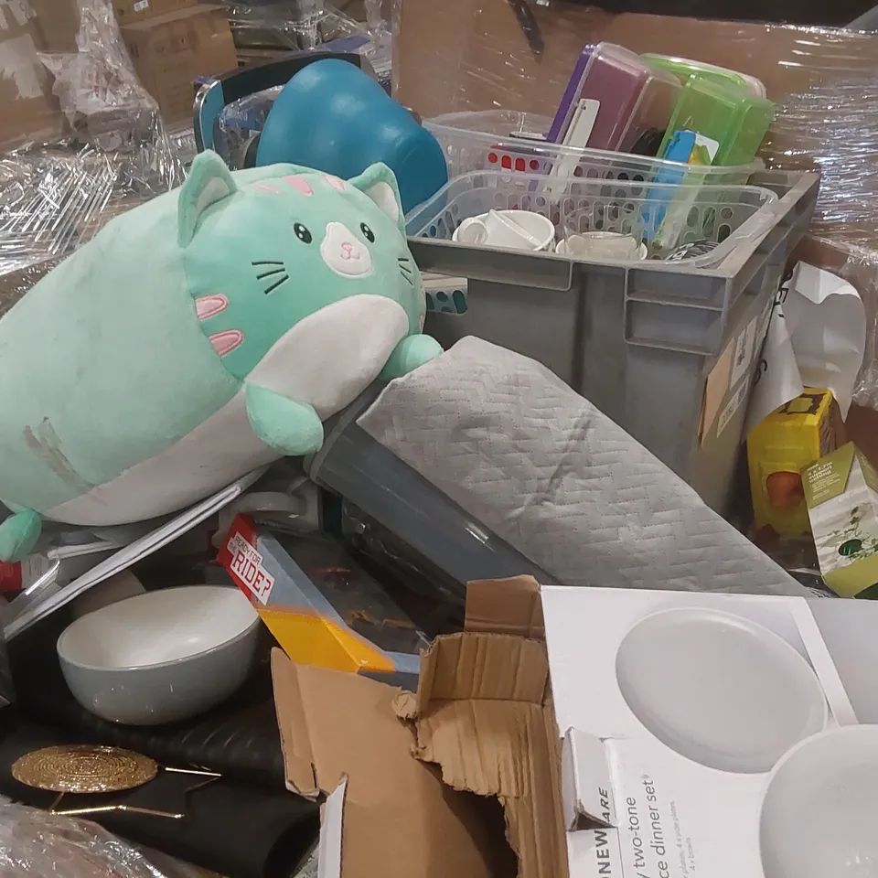 PALLET CONTAINING A VERY LARGE QUANTITY OF ASSORTED ITEMS INCLUDING VARIOUS CHILDREN'S TOYS, DINNERWARE, FAN, CUSHION ECT