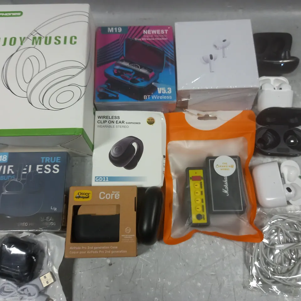 LOT OF APPROXIMATELY 15 ASSORTED AUDIO ITEMS TO INCLUDE TWS EARBUDS AND OTTER CHARGING CASE COVER