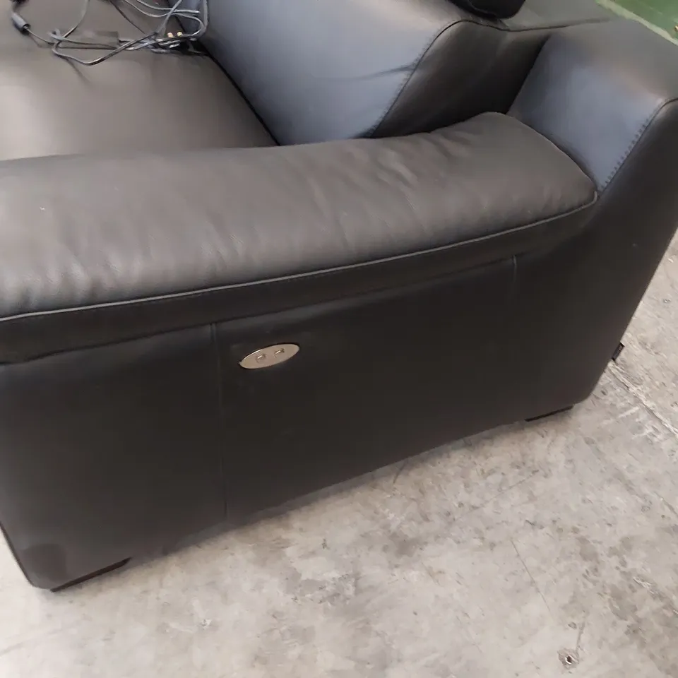 QUALITY ITALIAN DESIGNER MAESTRALE POWER RECLINING THREE SEATER SOFA WITH ADJUSTABLE HEADRESTS BLACK LEATHER 