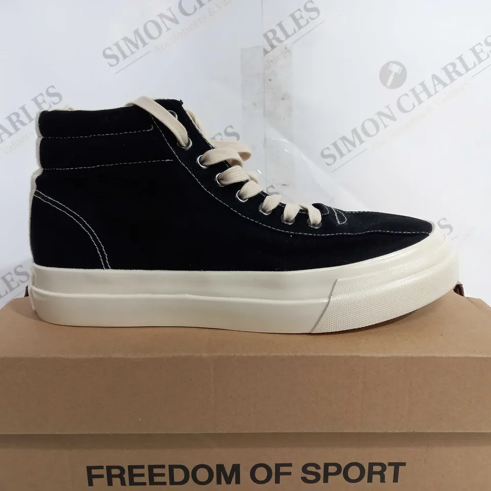 BOXED S.W.C STEPNEY WORKERS CLUB VARDEN M CANVAS BLACK SHOE - UK 8 